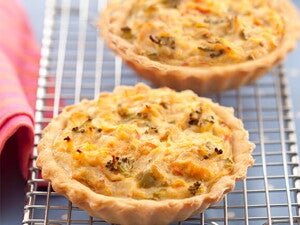 Miniquiche de frango com legumes