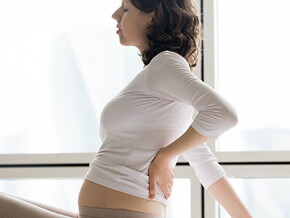 Como aliviar dor nas costas durante a gravidez 