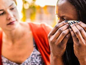 Como ajudar alguém com depressão pós-parto ou baby blues